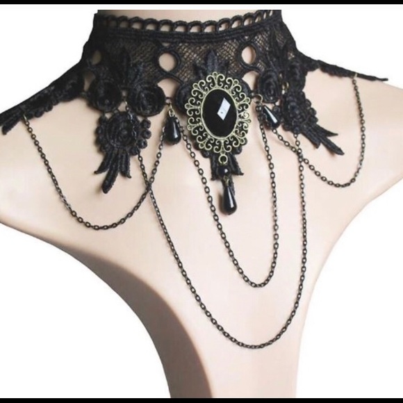 Beautiful, Lace and Chain Choker - Picture 3 of 4
